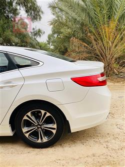 هيونداي أزيرا